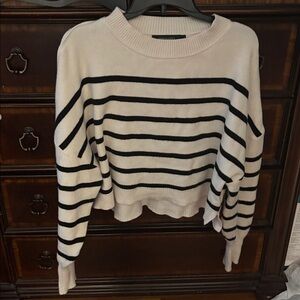 Elegant Striped Crew Neck Sweater